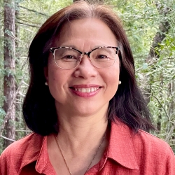 Lily Chen Headshot