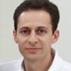 Mojan Norouzi headshot
